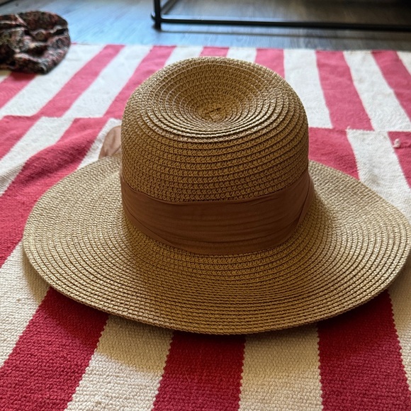 Accessories - Stylish Tan Wide-Brim Hat